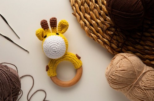 Atelier de réalisation d'un hochet en crochet