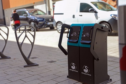 Nouvelles bornes de recharge pour vélos installées en vieille ville 